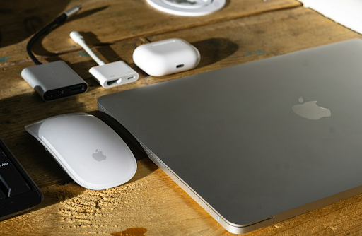 Bessere Video-Meetings am MacBook: Warum eine Thunderbolt 4 Dockingstation den Unterschied machen kann