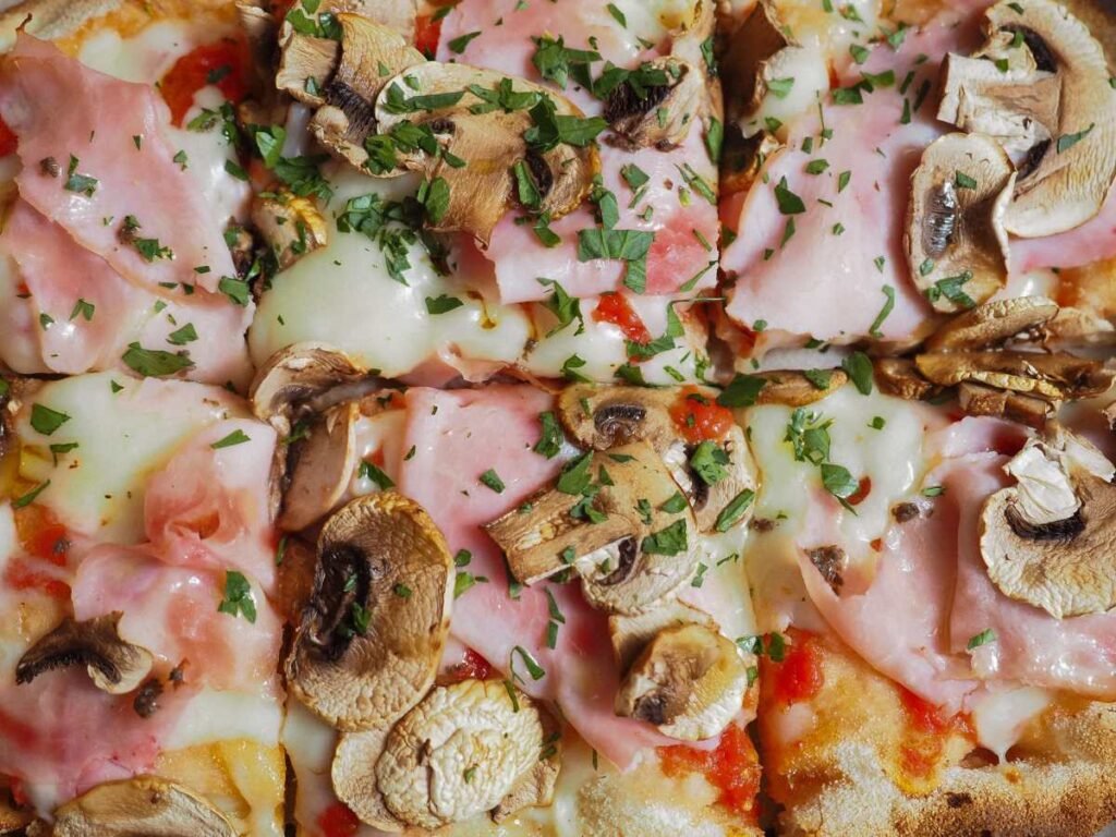 Pinsa oder Pizza? Der italienische Food-Trend im Vergleich